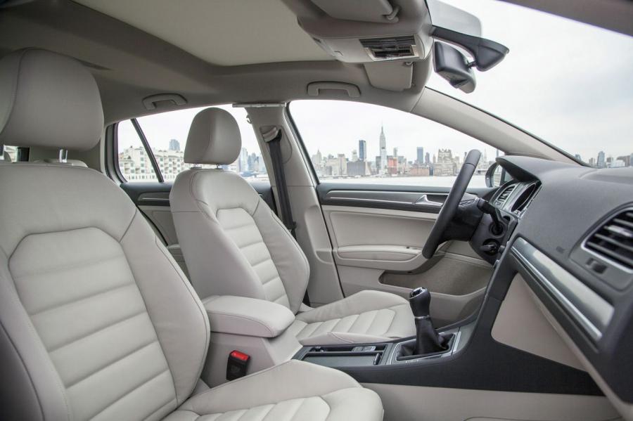  Volkswagen Golf 2015 года  (фото 20 из 27)
